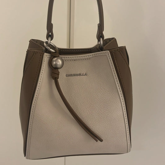 شنطة كريسبيلا حجم صغير  + باوتش &nbsp;  Chrisbella small brown bag with Detachable Strap and pouch 