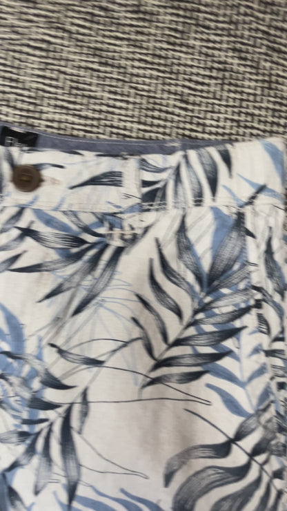 شورت جينز رجالي بنمط أوراق بقصة ضيقة Men's leaf print Denim shorts Slim Fit