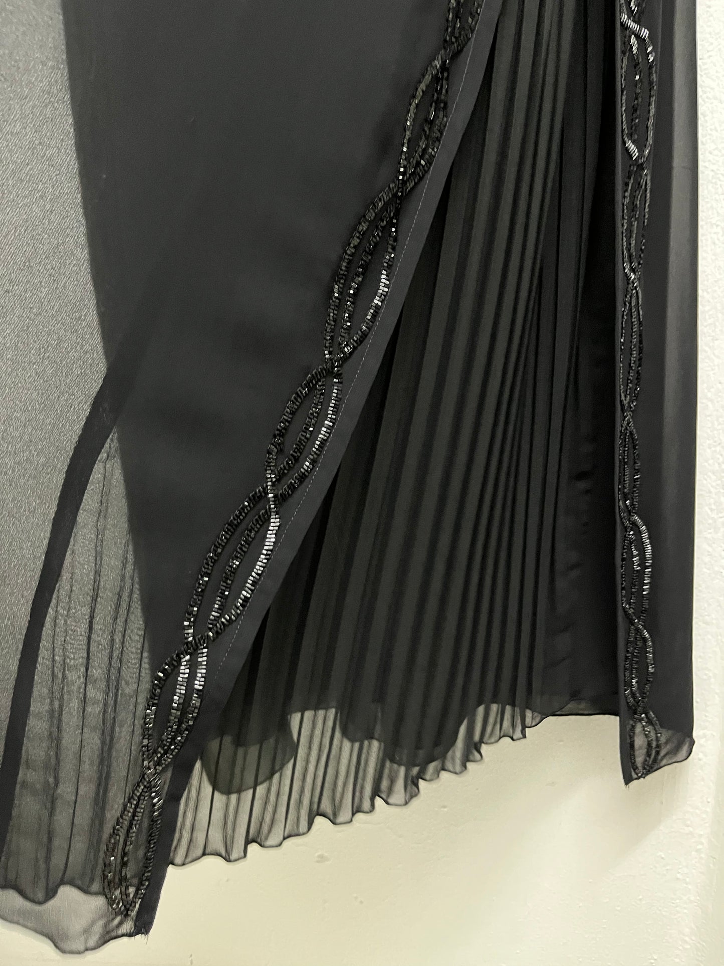 عباية شيفون وخرز بكسرات جانبية BLACK CHIFFON & BEADS WITH SIDE PLEATS ABAYA