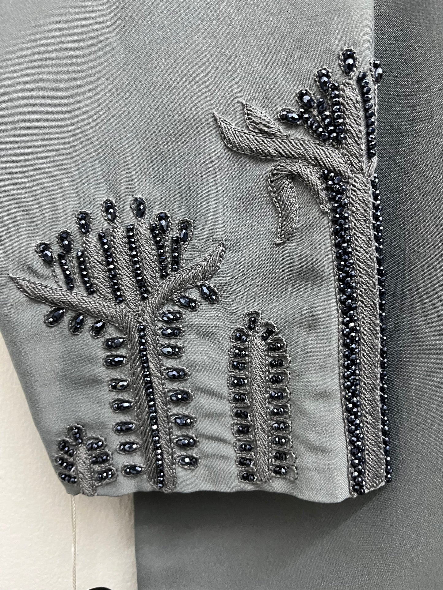 عباية تفتا رمادي Tefta sleeve beaded Abaya